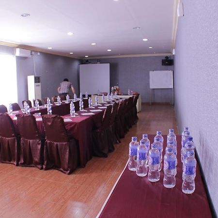Grand Duta Hotel Palu Exterior photo