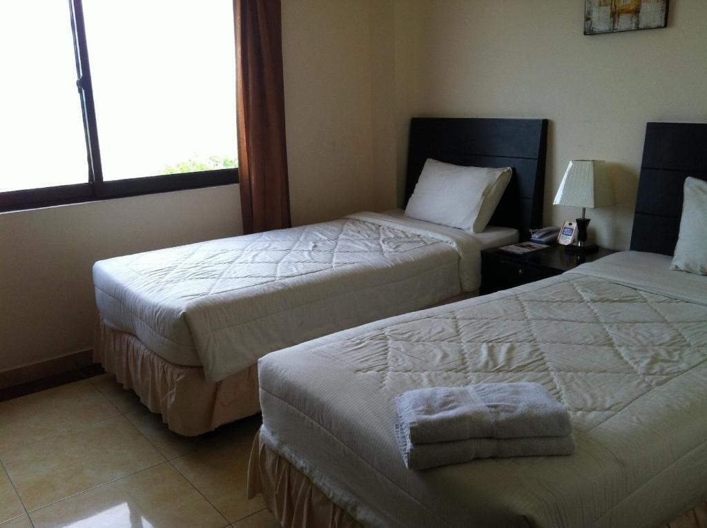 Grand Duta Hotel Palu Room photo