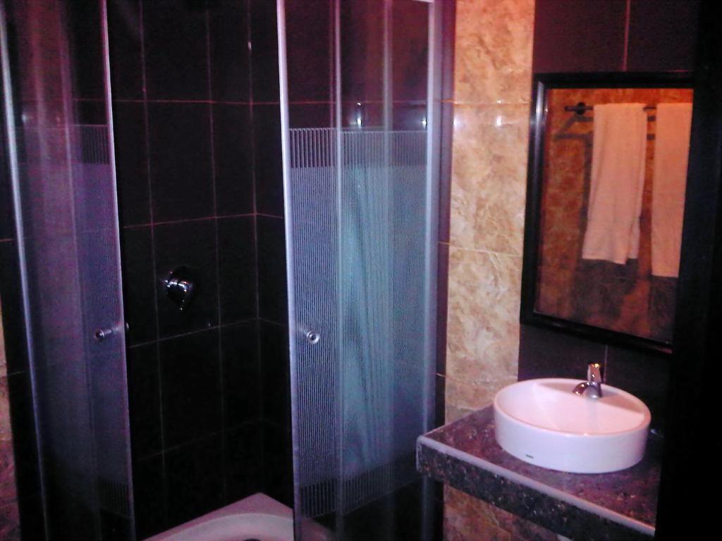 Grand Duta Hotel Palu Room photo