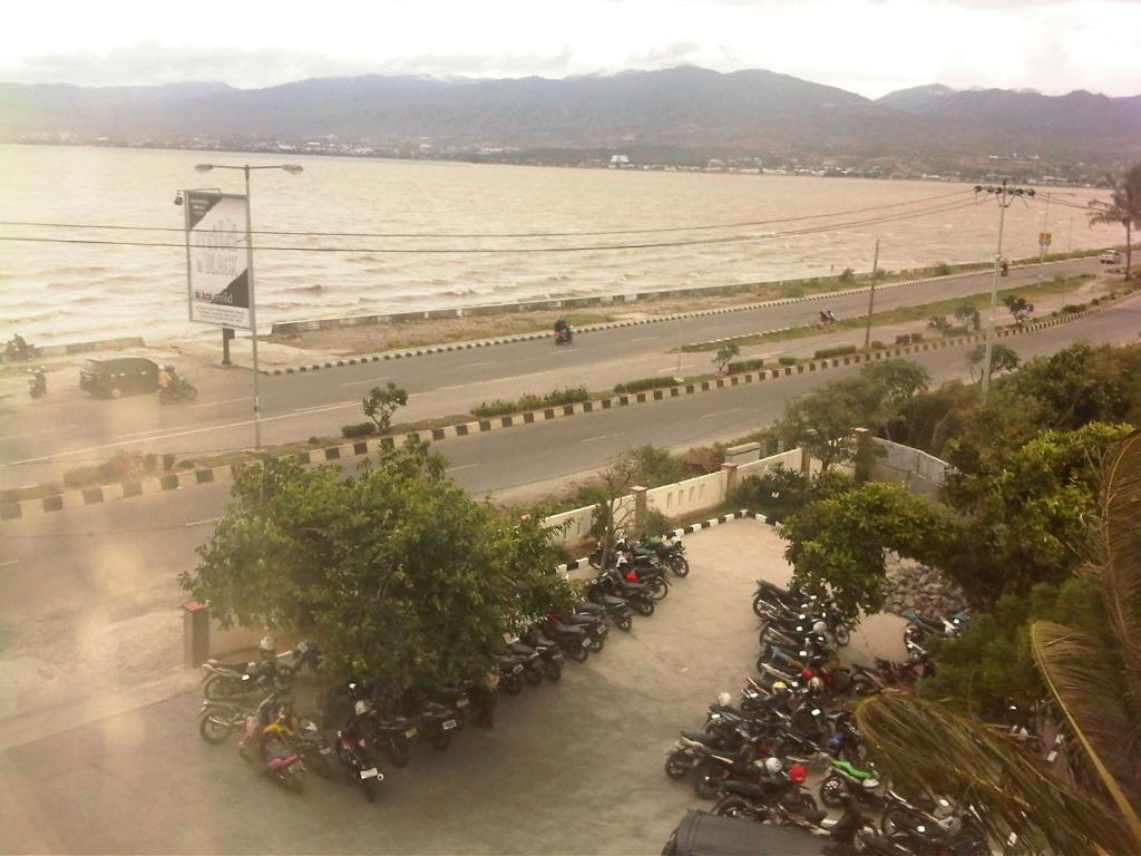 Grand Duta Hotel Palu Exterior photo